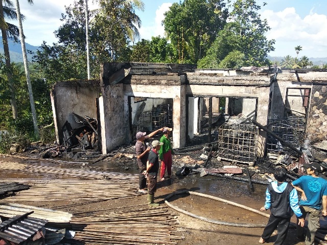 Gudang Minyak Proyek  SMI Ludes Dilalap Api