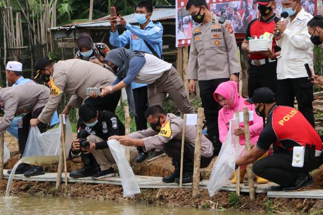 Kapolda Dorong Masyarakat Tingkatkan Ketahanan Pangan di Masa Pandemi Covid-19