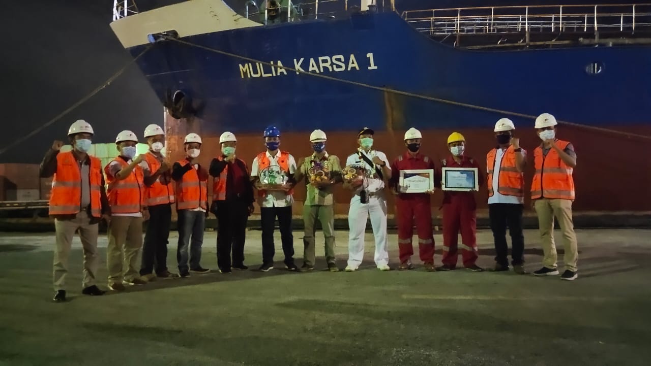 MT Mulia Karsa 1 Jadi Kapal Pertama Bersandar di Pelabuhan Bengkulu Tahun 2021