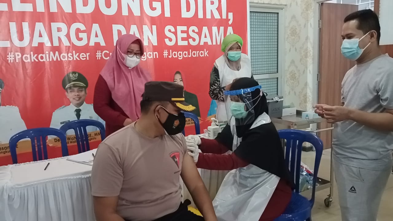 Vaksinasi Dosis Kedua di Kota Bengkulu Dimulai, 5 Tokoh Publik Divaksin Pertama