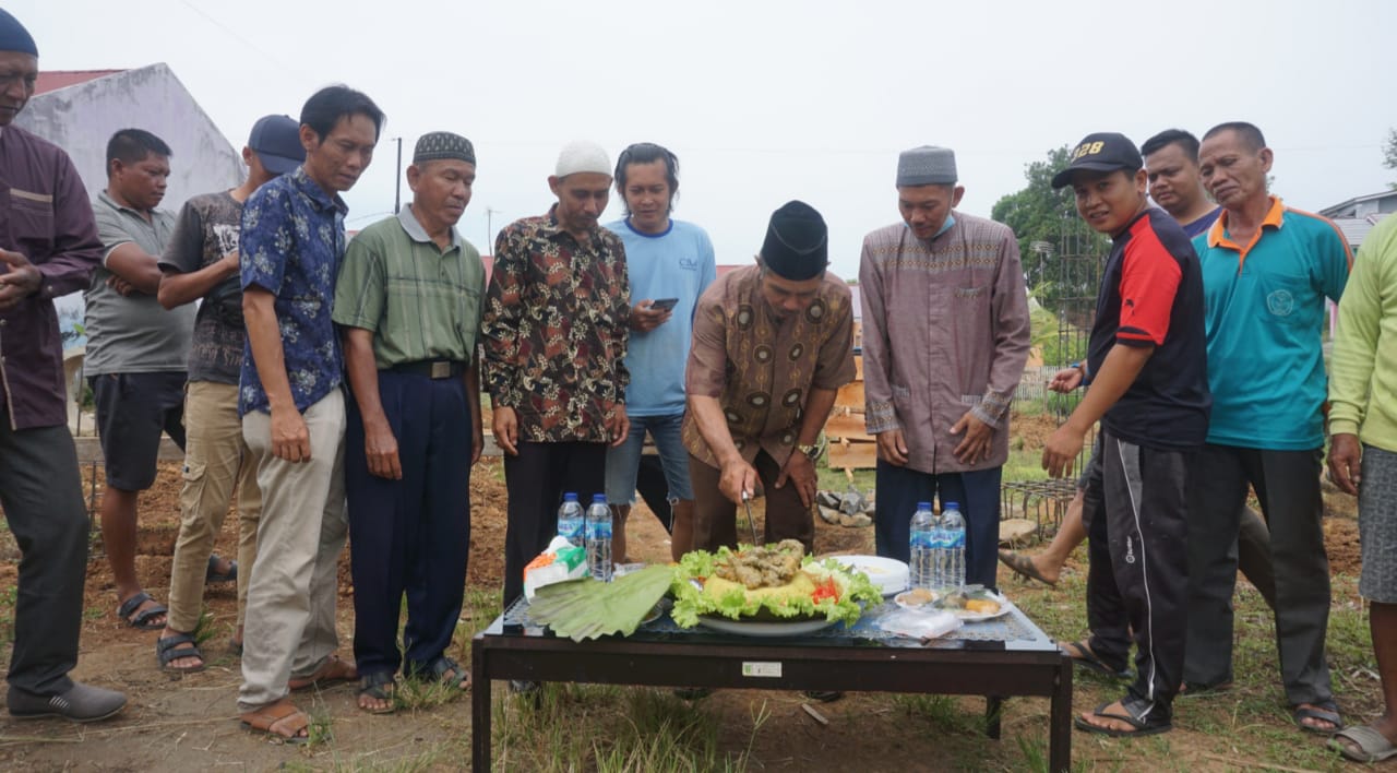 Lurah Pekan Sabtu Letak Batu Pertama Pembangunan Masjid Al-Amin