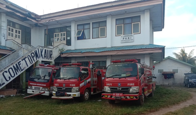 Satu Mobil Damkar Rusak