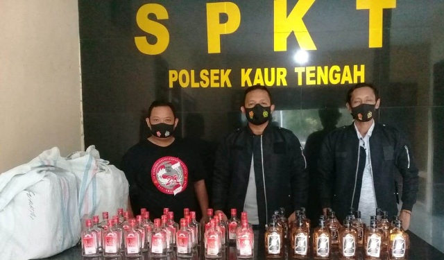 Amankan 49 Botol Miras