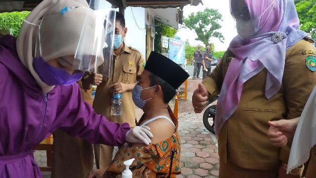 Vaksinasi Covid-19 Bagi Tenaga Guru di Kota Bengkulu Dimulai