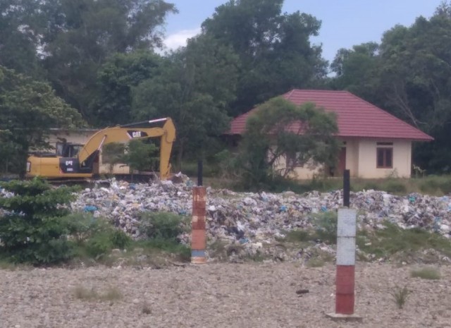 Kondisi Jalan ke TPA Masih Rusak Parah