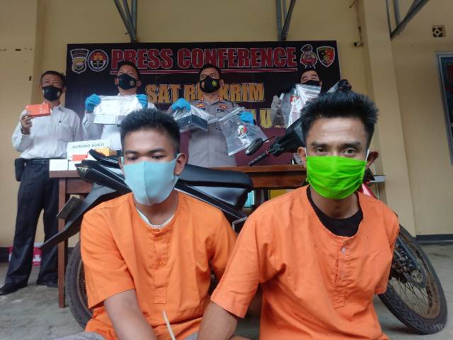 Dua Pemuda di Arga Makmur Ditangkap Polisi Bersama 9 HP Hasil Curian