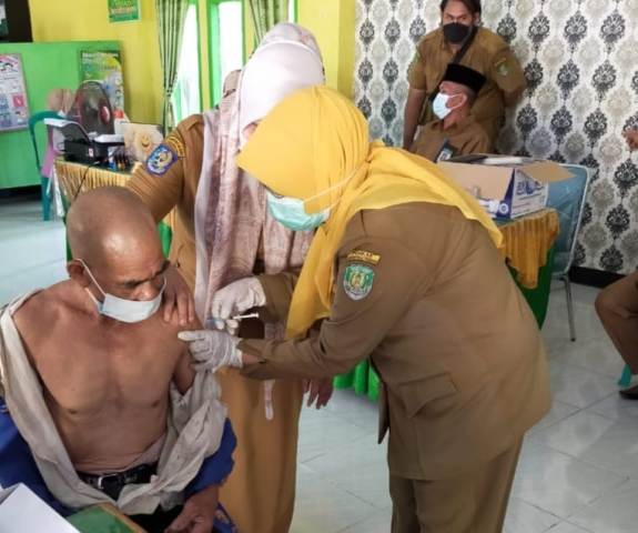 Baru Tiga Puskesmas di Bengkulu Tengah Layani Vaksinasi Covid-19 Lansia