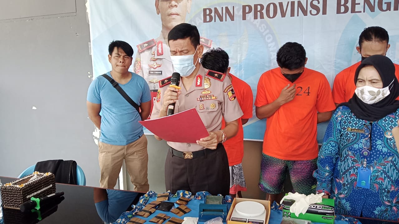 Edarkan Tembakau Gorila Merek Sendiri, Tiga Pemuda Dibekuk BNNP Bengkulu