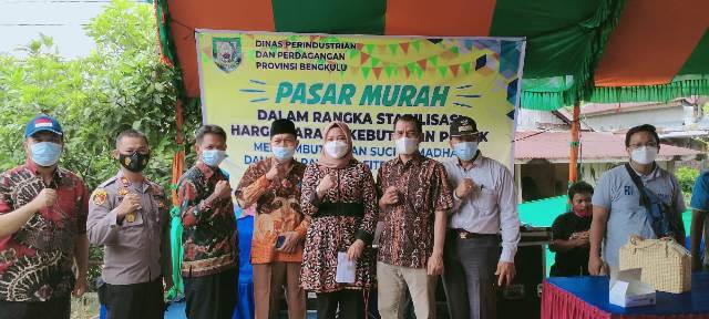 Pasar Murah Dinas Perindag Provinsi Bengkulu di Air Muring “Diserbu” Warga