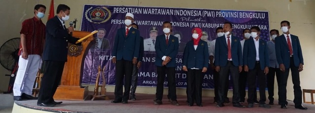 Ketua PWI Dilantik, Arie Ajak Bersinergi