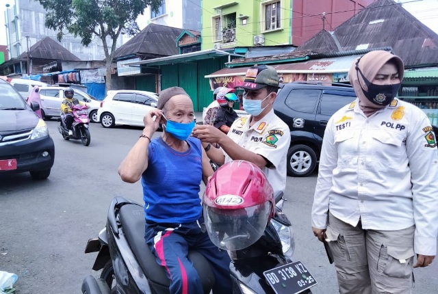 Banyak Warga Bandel  Tidak Pakai Masker