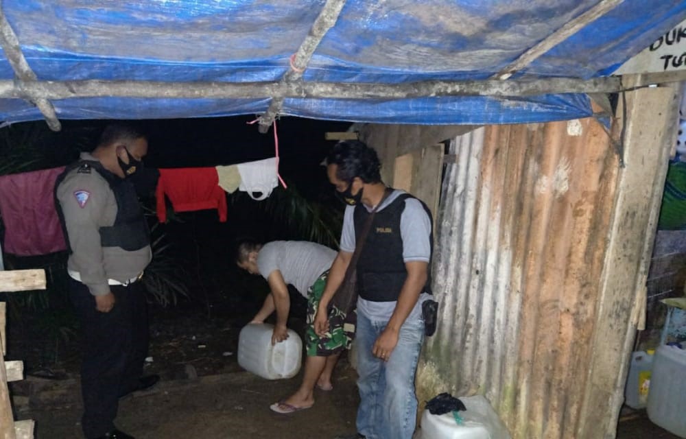 Operasi Pekat, Polisi Sita Puluhan Liter Tuak