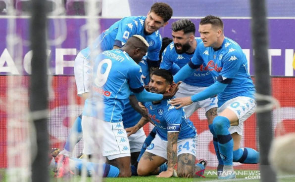 Napoli Gasak Fiorentina, Nasib Juventus Kembali di Ujung Tanduk