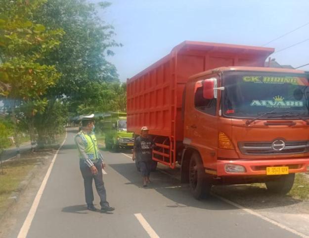 Melintasi Rambu Larangan di Kota Bengkulu, Truk Ditilang