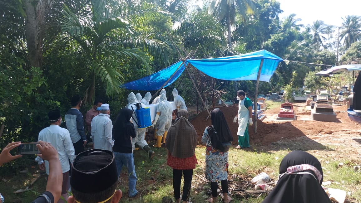 Terpapar Covid-19, Pemakaman Kadis Pariwisata Bengkulu Tengah dengan Prokes Ketat