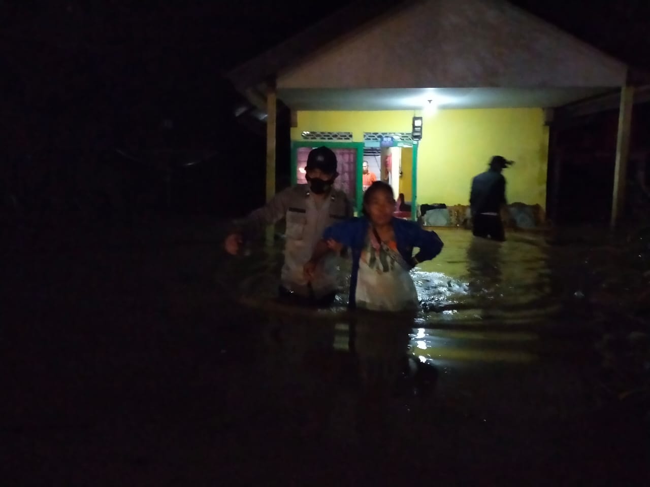 Hujan Deras, Tiga Desa di Seluma Terendam Banjir, Jembatan Putus