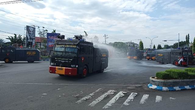 Jalur Utama di Kota Bengkulu “Diguyur” Disinfektan