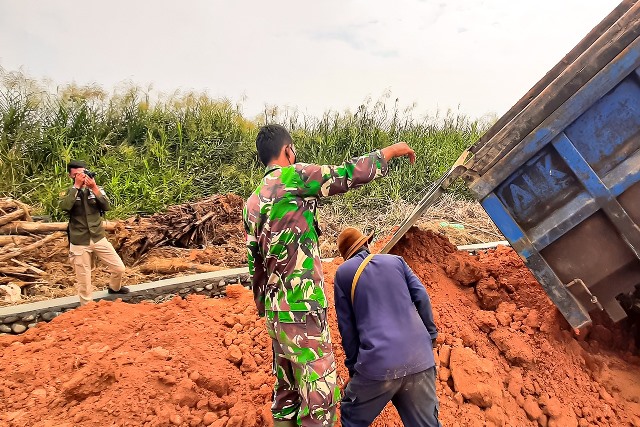 Buka Akses Jalan Desa di Bengkulu Tengah, TMMD ke-111 Meningkatkan Kesejahteraan Masyarakat