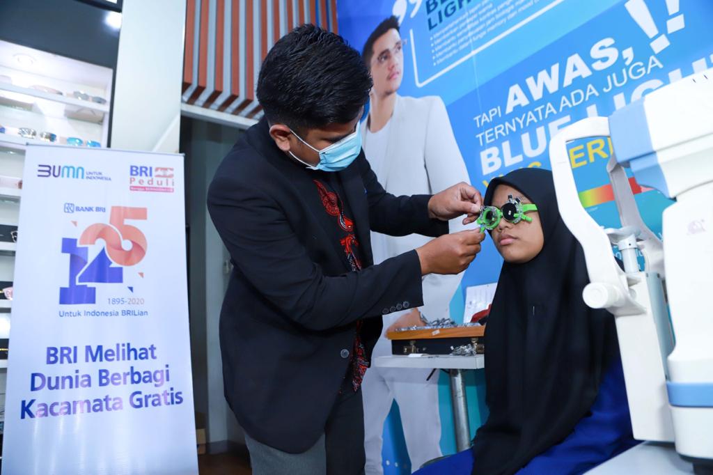 Cerita Santri Di Tangerang Dapat Bantuan Kacamata Gratis Dari BRI