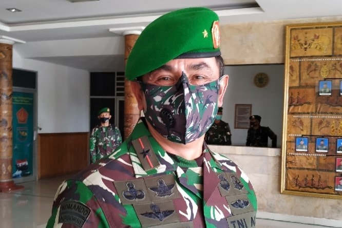 Kontak Tembak dengan KKB, Seorang Prajurit TNI Terluka