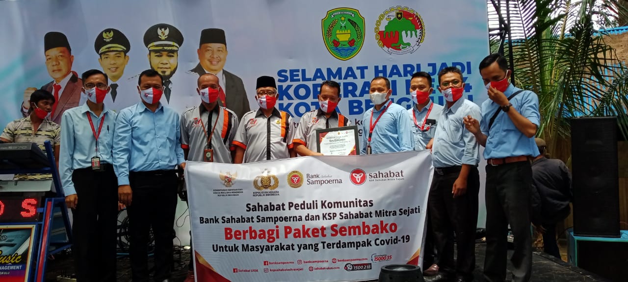 KSP Sahabat Mitra Sejati dan Bank Sahabat Sampoerna Salurkan Bantuan 600 Paket Sembako