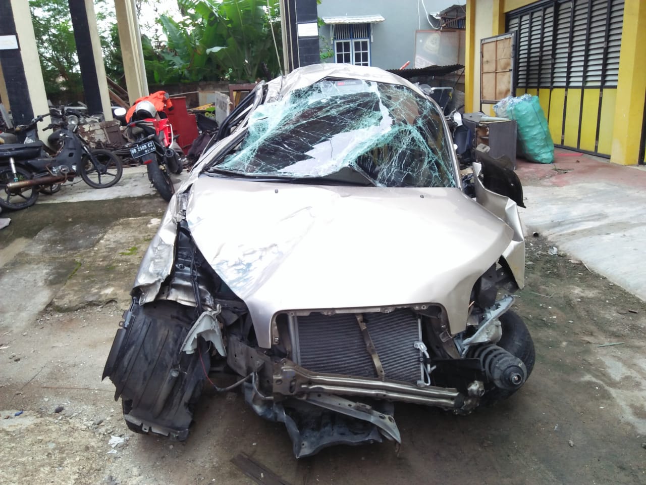 Tabrak Pembatas Jalan, Mahasiswa Asal Bengkulu Selatan Tewas, Tiga Luka-luka