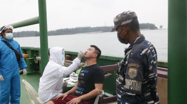 TNI AL DAN KKP Bengkulu Periksa Kapal Asing di Pelabuhan Pulau Baai