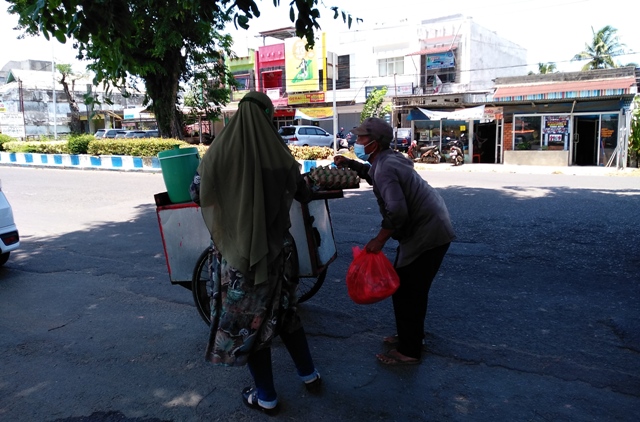 Terdampak Covid-19, PKL dan Warung Dapat Rp 1,2 Juta