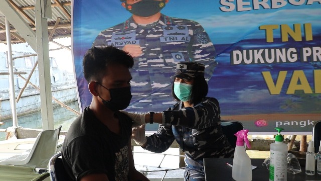 Posmat TNI Angkatan Laut Serbu Kampung Bahari Bengkulu