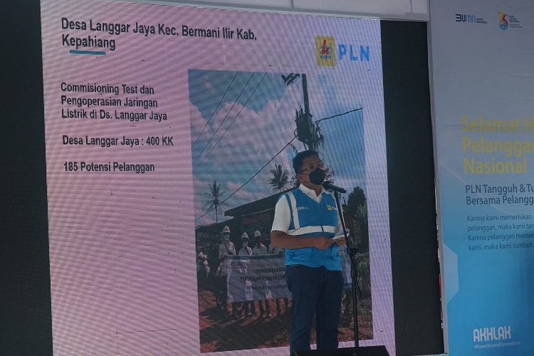 PLN Investasikan Rp 2,1 Miliar untuk Melistriki Masyarakat di Desa Langgar Jaya dan Desa Lebong Tandai