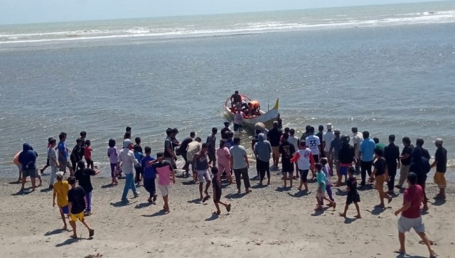 Perahu Dihantam Ombak,  2 Selamat, Satu Tewas