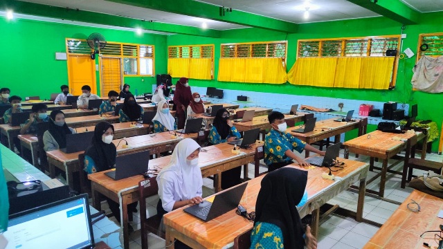 Ujian ANBK SMPN 3 Terpaksa Menginduk Lantaran Tak Punya Laboratorium