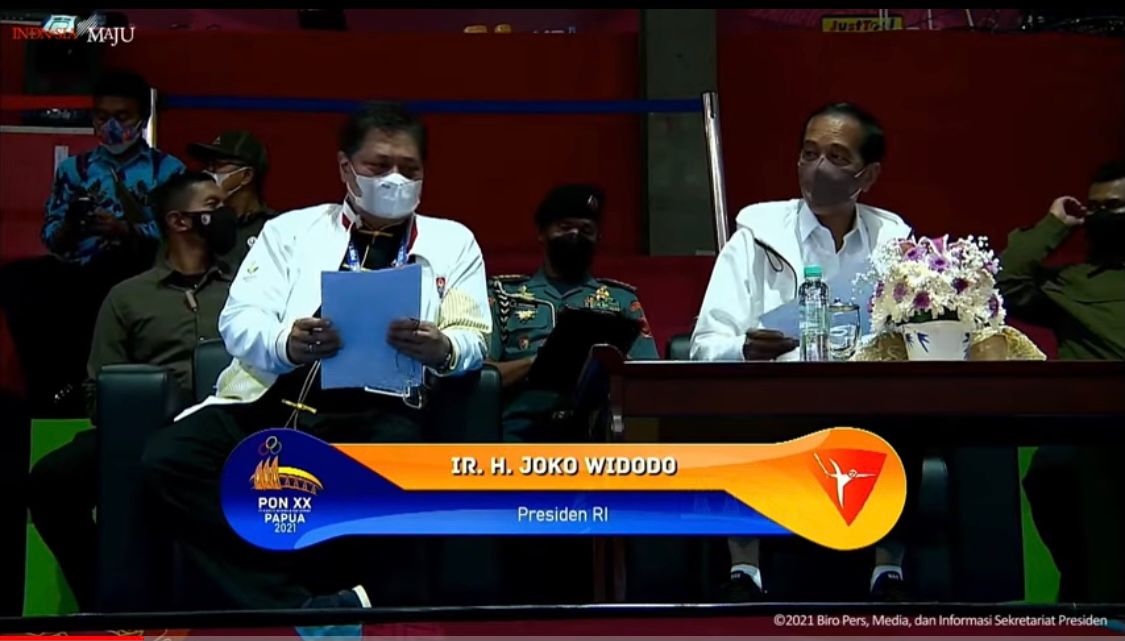 Menko Airlangga Dampingi Presiden Jokowi Tinjau Arena Wushu PON XX Papua