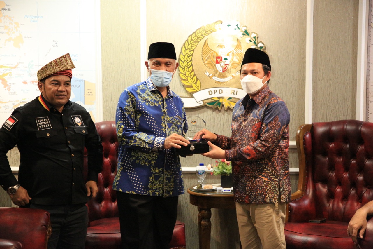 Dikunjungi Gubernur Sumbar, Sultan Sampaikan Komitmen Dukung Seluruh Pembangunan Daerah