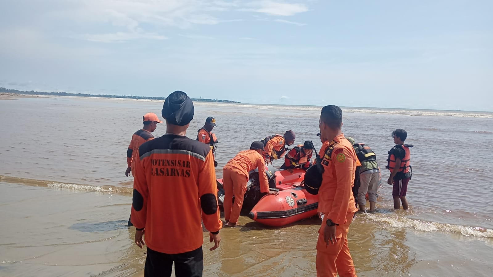 Pencarian Korban Tenggelam Pantai Sungai Hitam Dihentikan