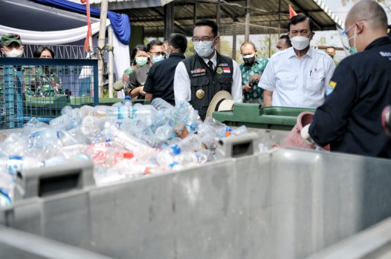 Luhut Minta Command Center Terus Update Perangkat Lunak