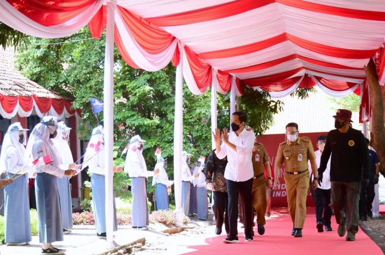 Pemerintah Perluas Vaksinasi COVID-19 Pelajar untuk Tunjang PTM