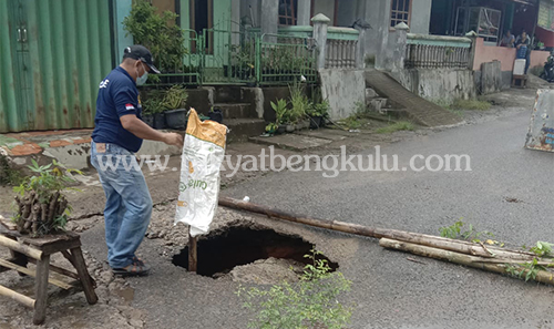 Akses Muara Aman-Lokasari Rawan Putus