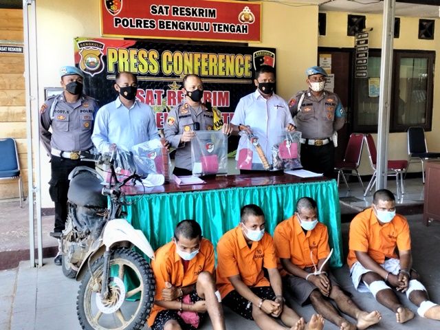 4 Tersangka Pembunuh Perangkat Desa Diancam Penjara Seumur Hidup