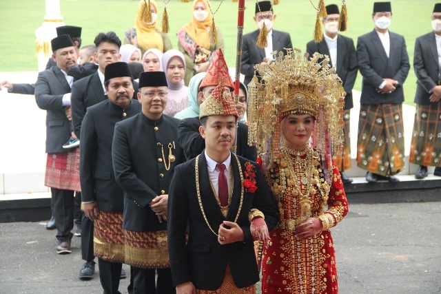 Pesan Anies Baswedan untuk Fachry dan Arum