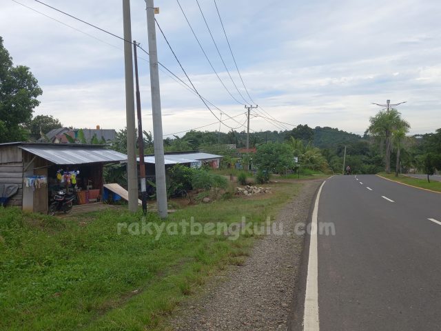 Bertahan, Pemilik Bangunan Bengkel Tolak Digusur