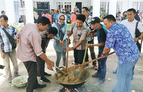 Jaga Tradisi, Masak Lempuk