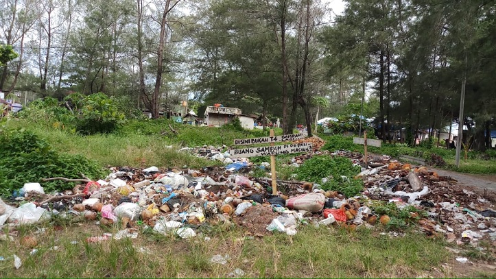 Pedagang Pantai Panjang Bingung Buang Sampah, Fasilitas Nihil