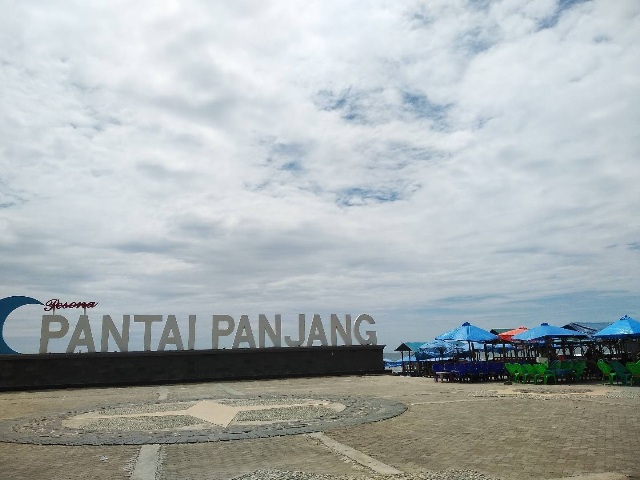 Pantai Panjang Bengkulu Mulai Dipasangi LPJU
