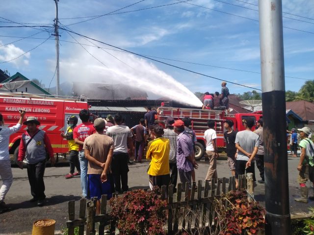 Si Jago Merah Nyaris Membuat Empat  Lansia Kehilangan Rumah