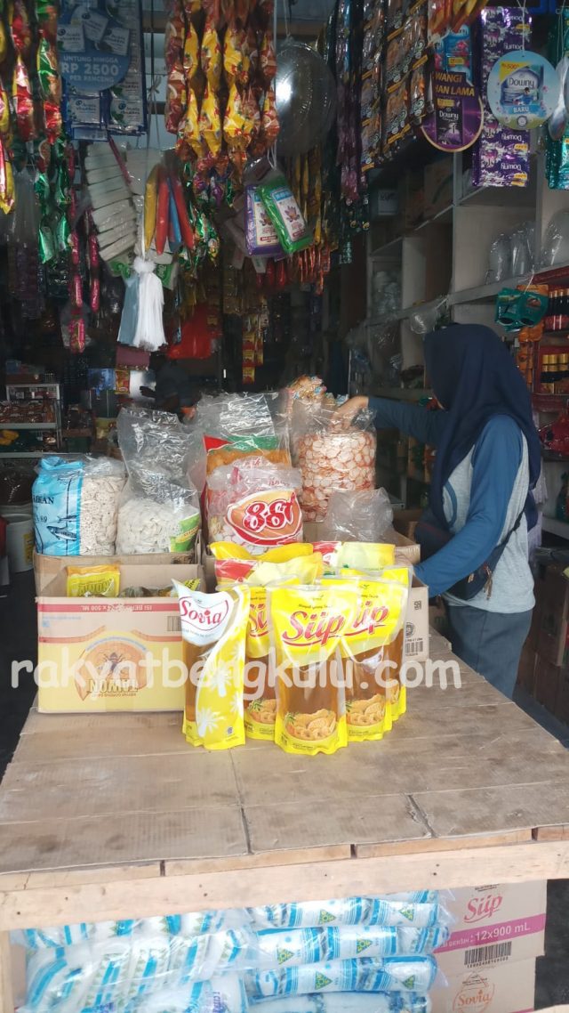 Minyak Goreng Subsidi Masih Langka, Kata Pedagang: Sulit Dapat Stok