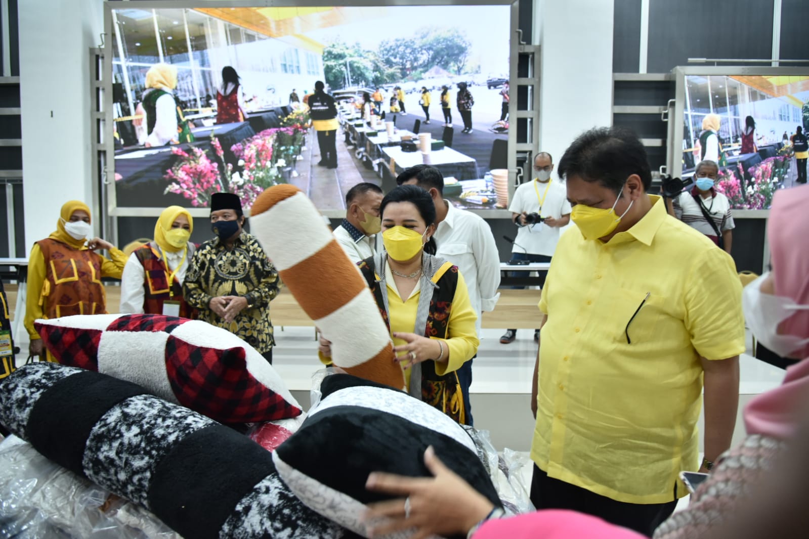 Airlangga: Bazar Perempuan Golkar Geliatkan UMKM Jelang Ramadan