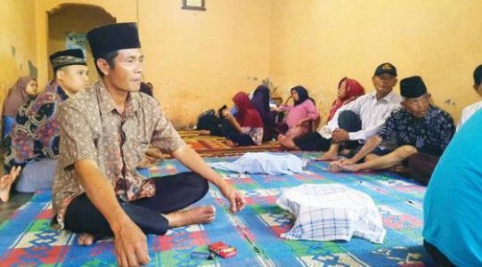 Kisah Pilu Anak Saksikan Ibu Digorok Ayah