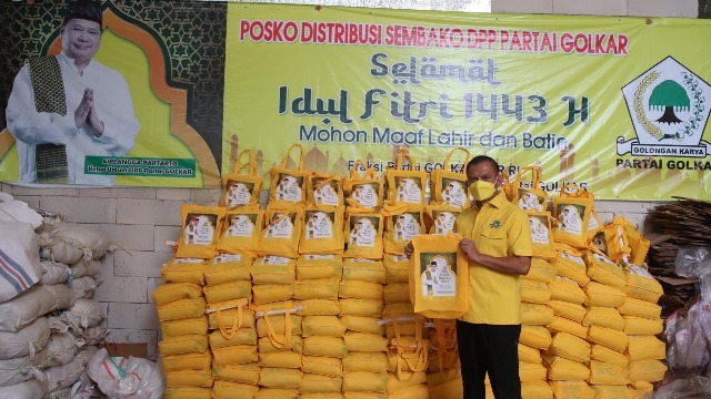 Partai Golkar Bagikan 300 Ribu Bingkisan Lebaran