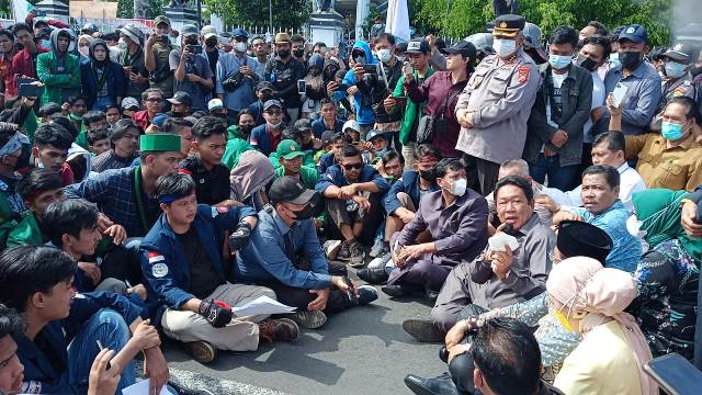 Demo 11 April Ricuh Internal, Dewan Tanda Tangani 5 Pernyataan Sikap